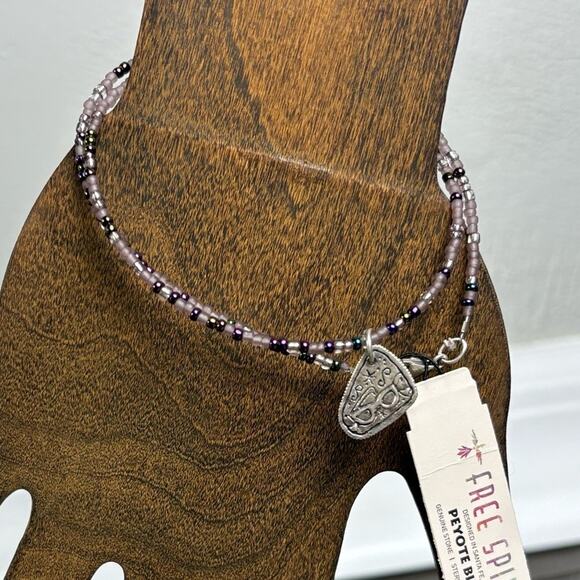 NWT Free Spirit Peyote Bird Thin Beaded Purple Bracelet Sunglasses Charm, Clasp - Picture 1 of 6